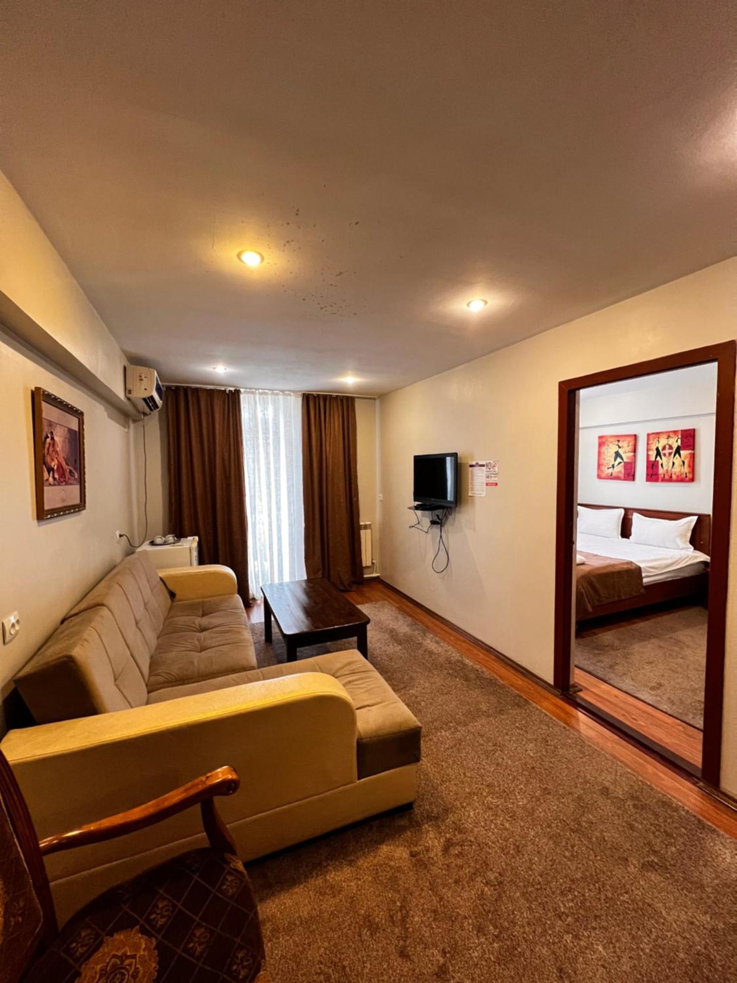 Salam Hotel Ош Экстерьер фото