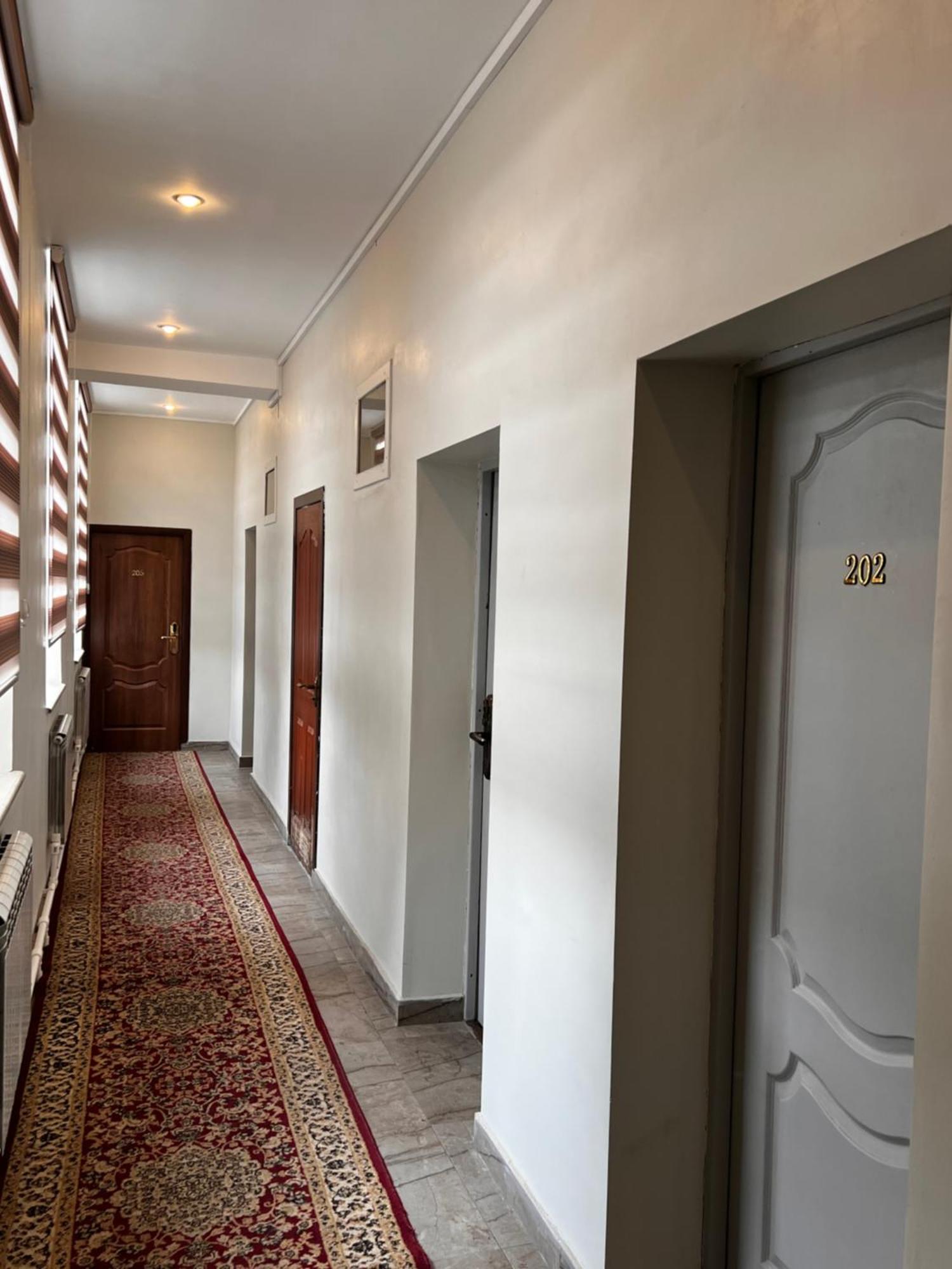 Salam Hotel Ош Экстерьер фото