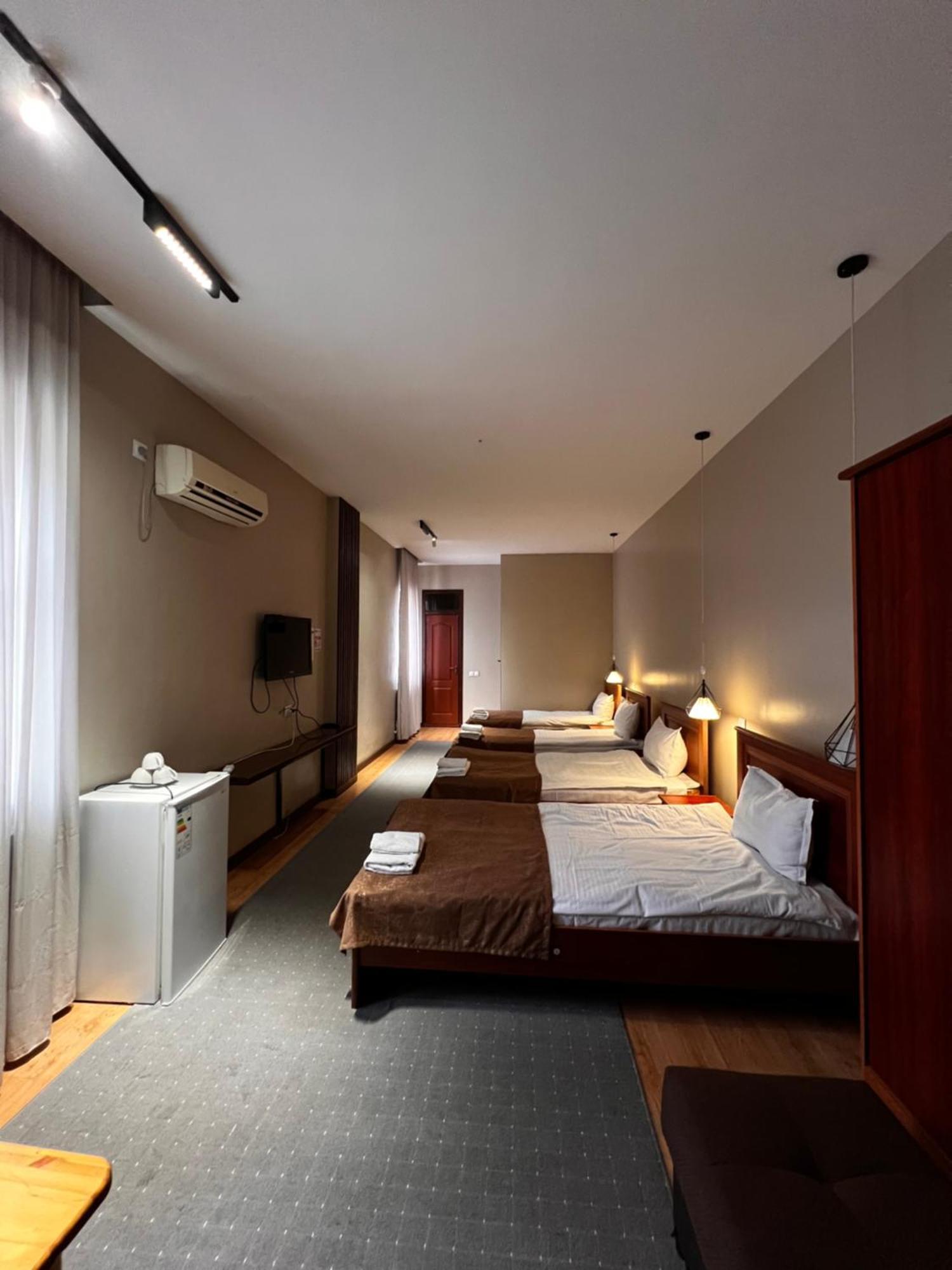 Salam Hotel Ош Экстерьер фото