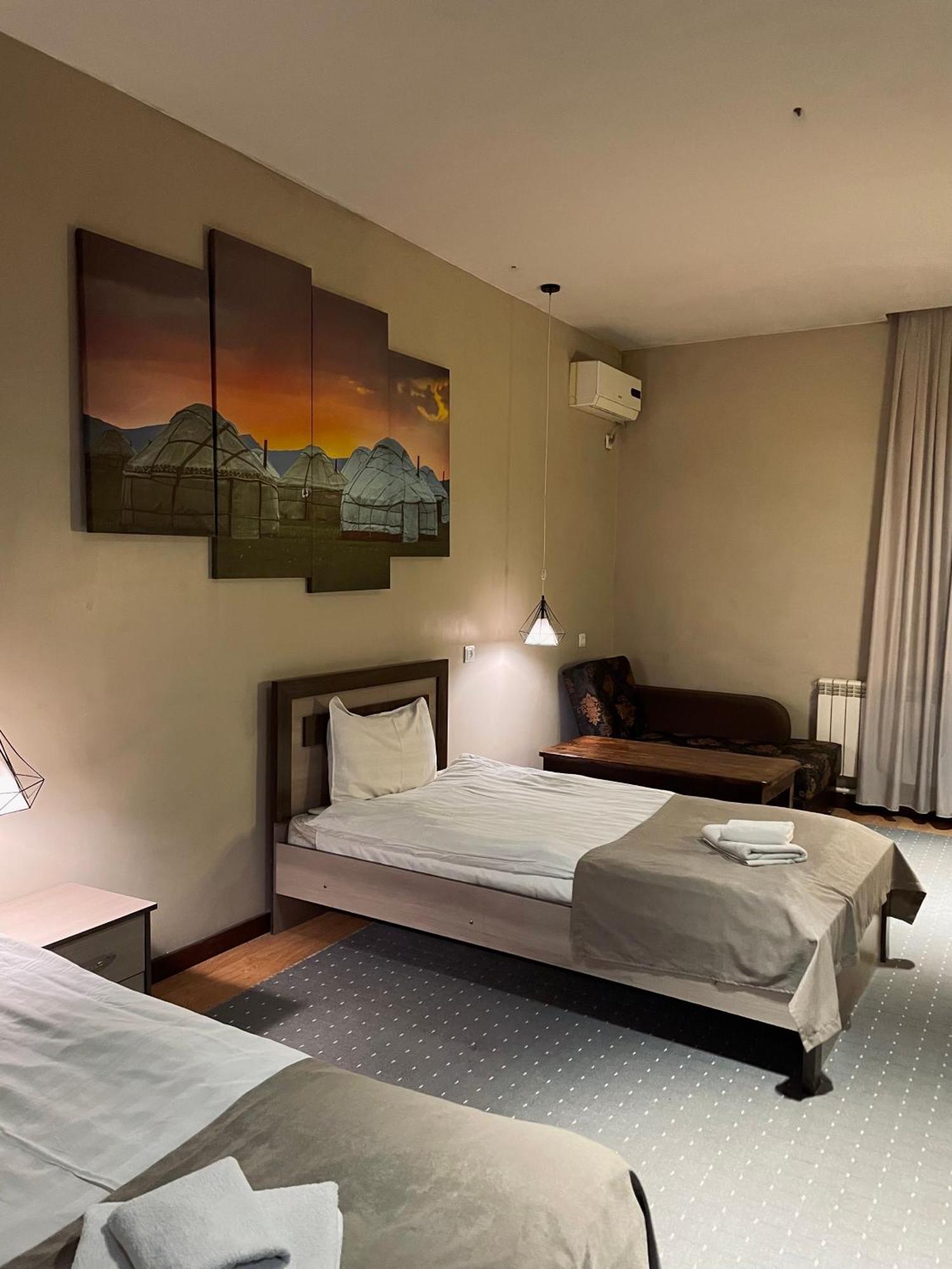 Salam Hotel Ош Экстерьер фото