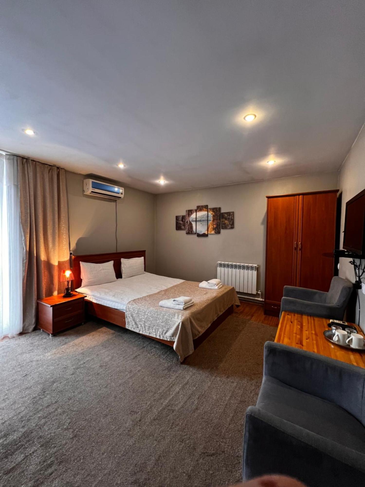 Salam Hotel Ош Экстерьер фото