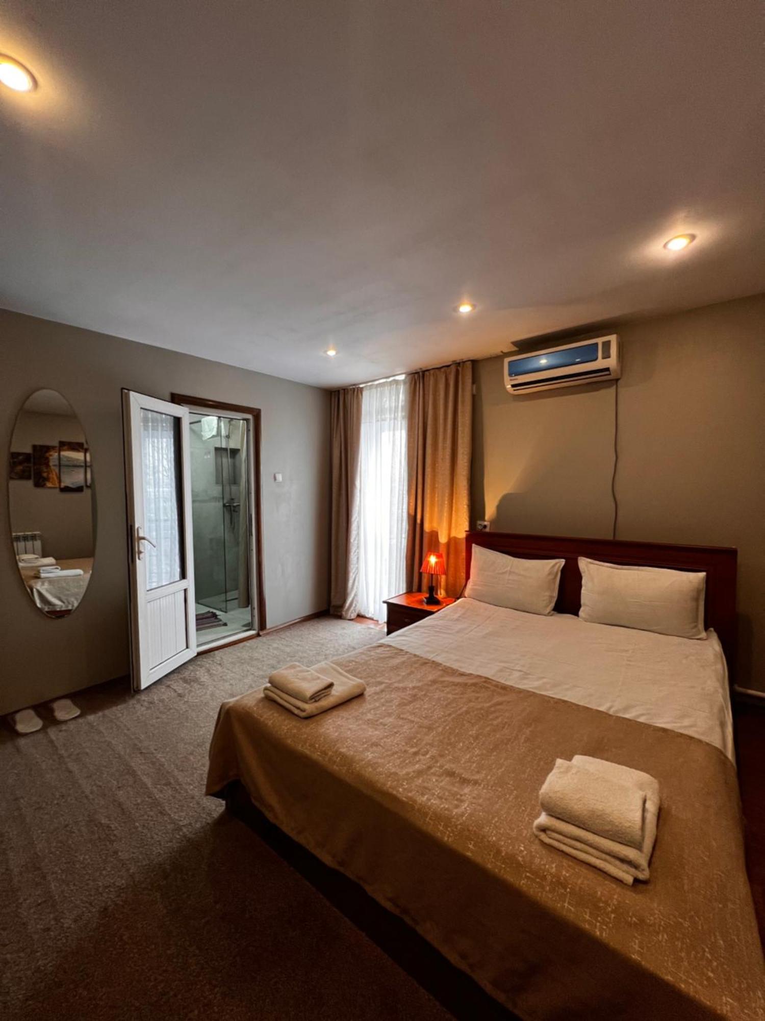Salam Hotel Ош Экстерьер фото