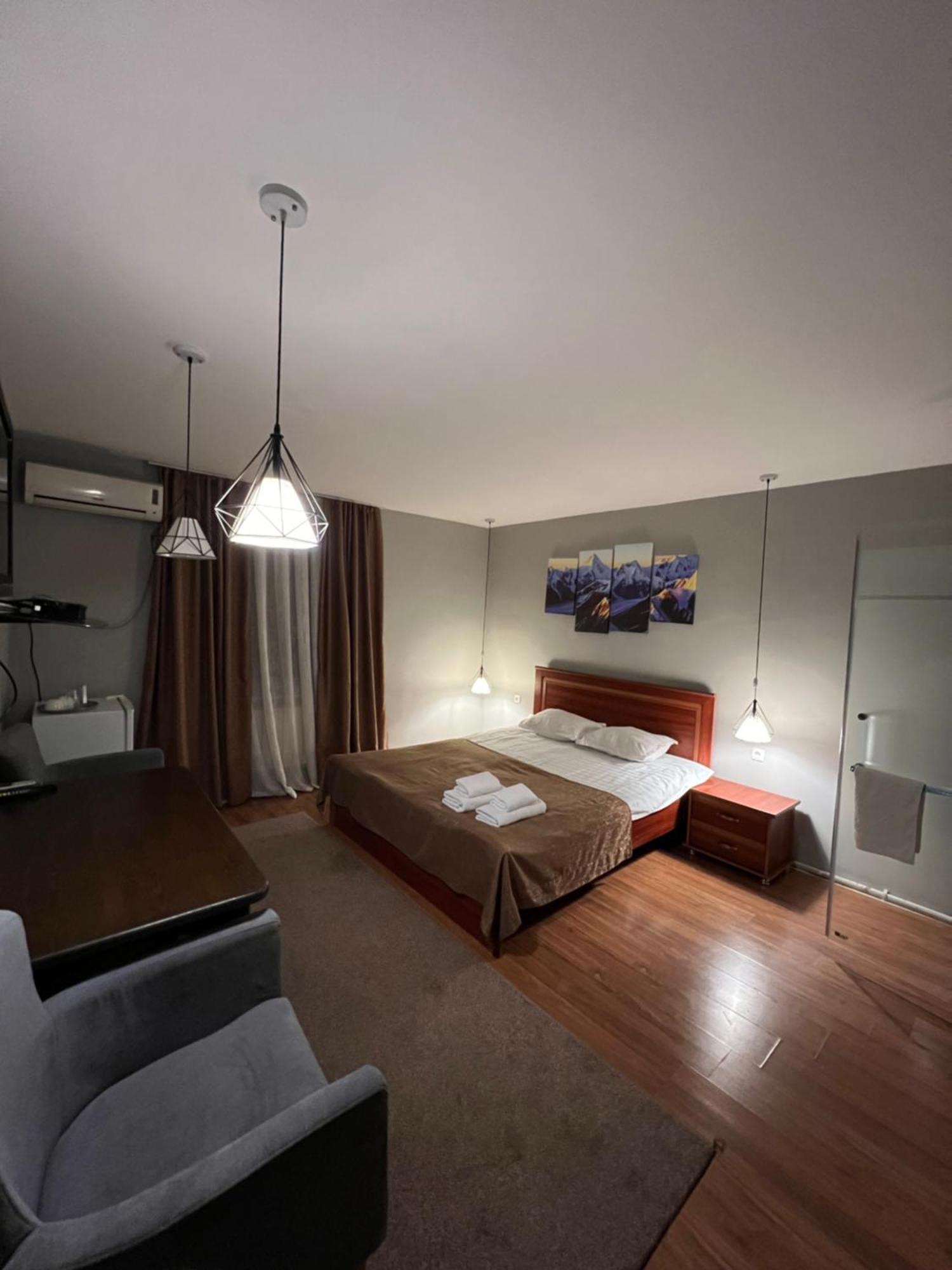 Salam Hotel Ош Экстерьер фото