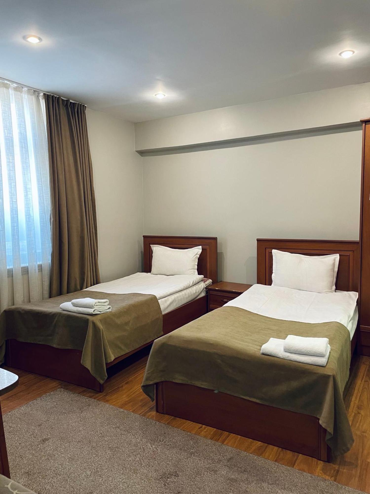 Salam Hotel Ош Экстерьер фото