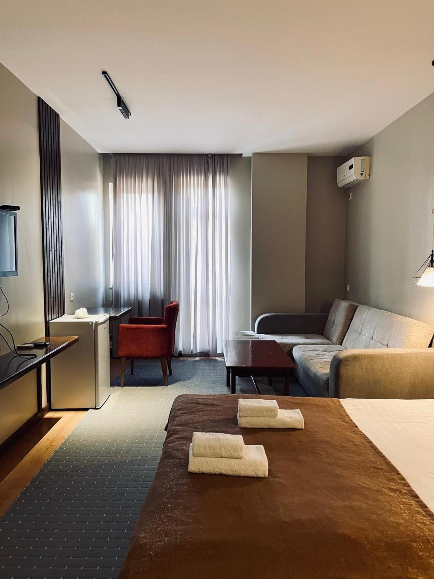 Salam Hotel Ош Экстерьер фото