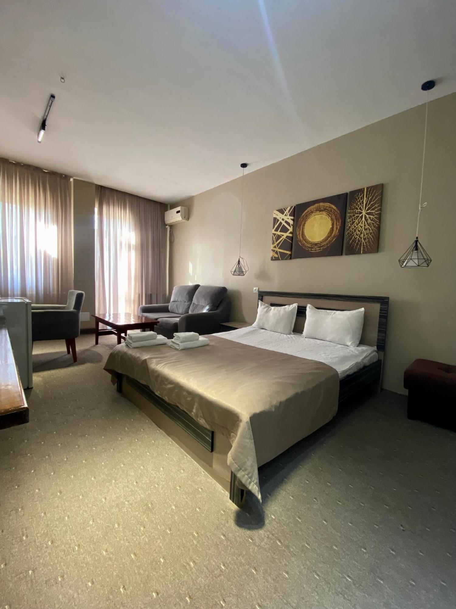 Salam Hotel Ош Экстерьер фото