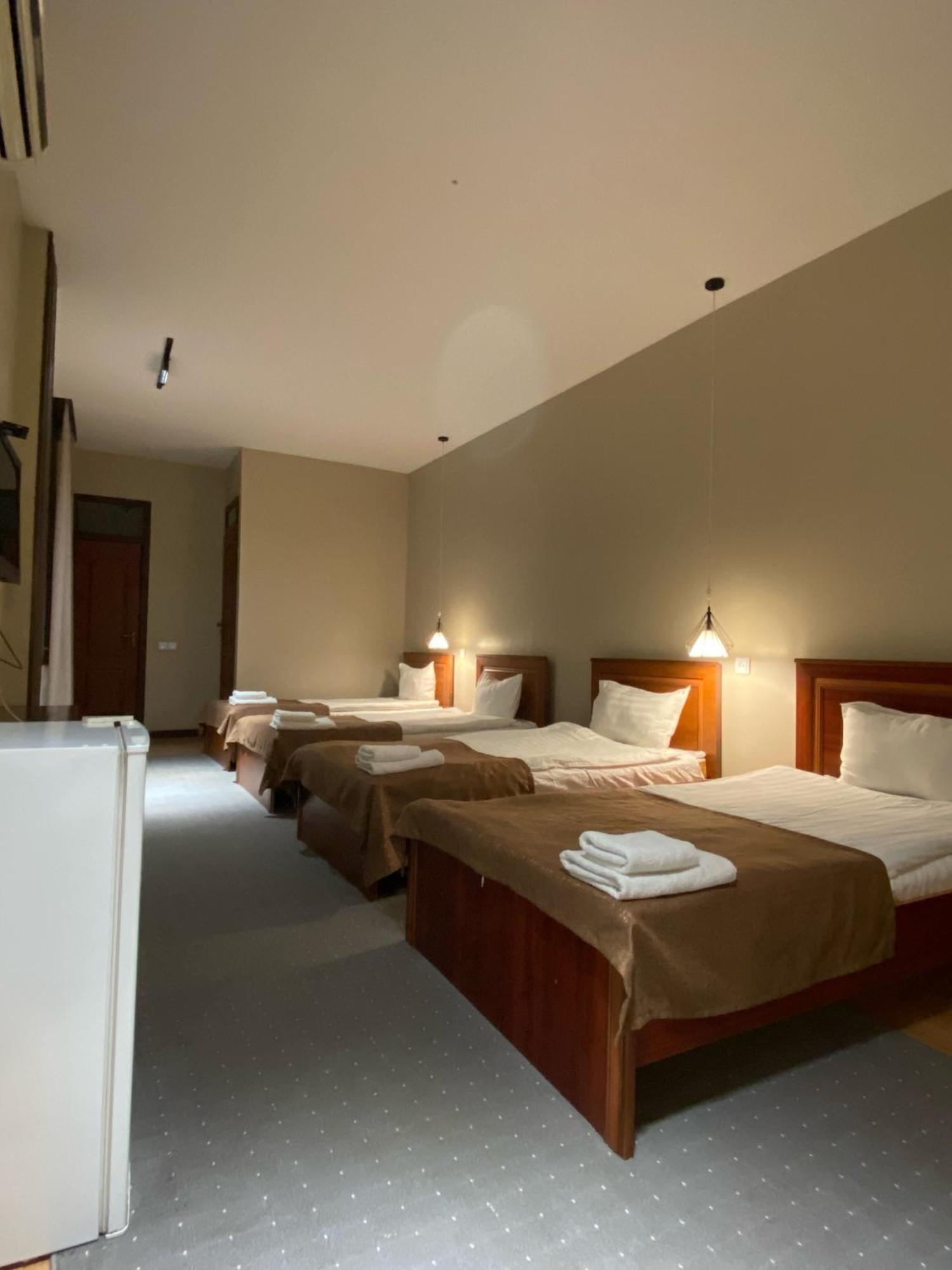 Salam Hotel Ош Экстерьер фото