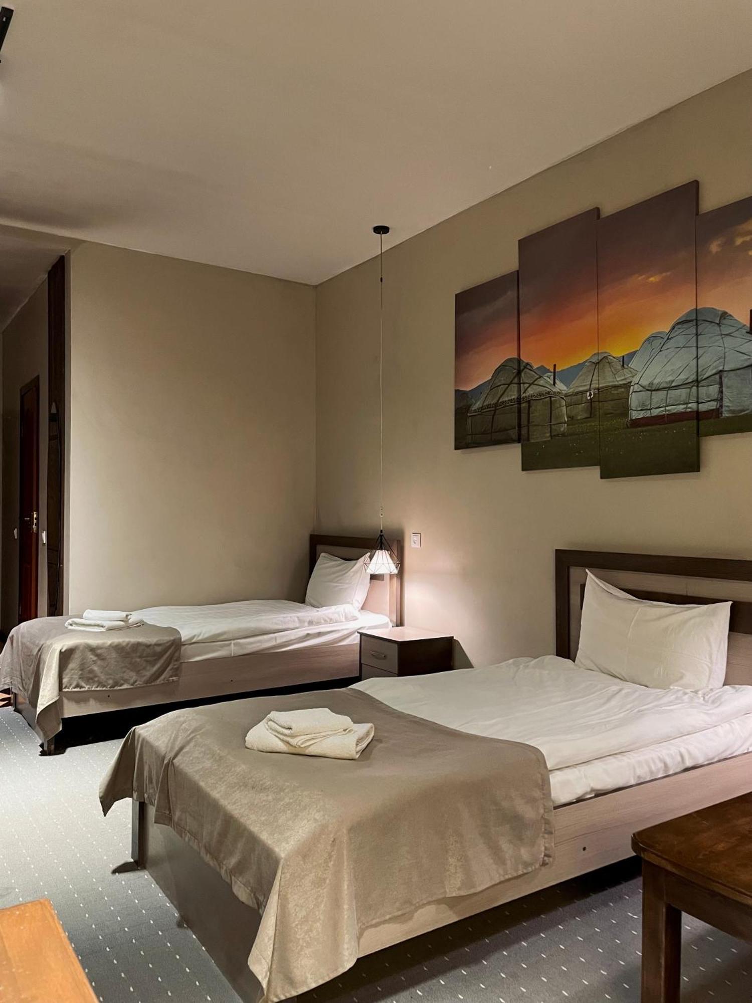 Salam Hotel Ош Экстерьер фото