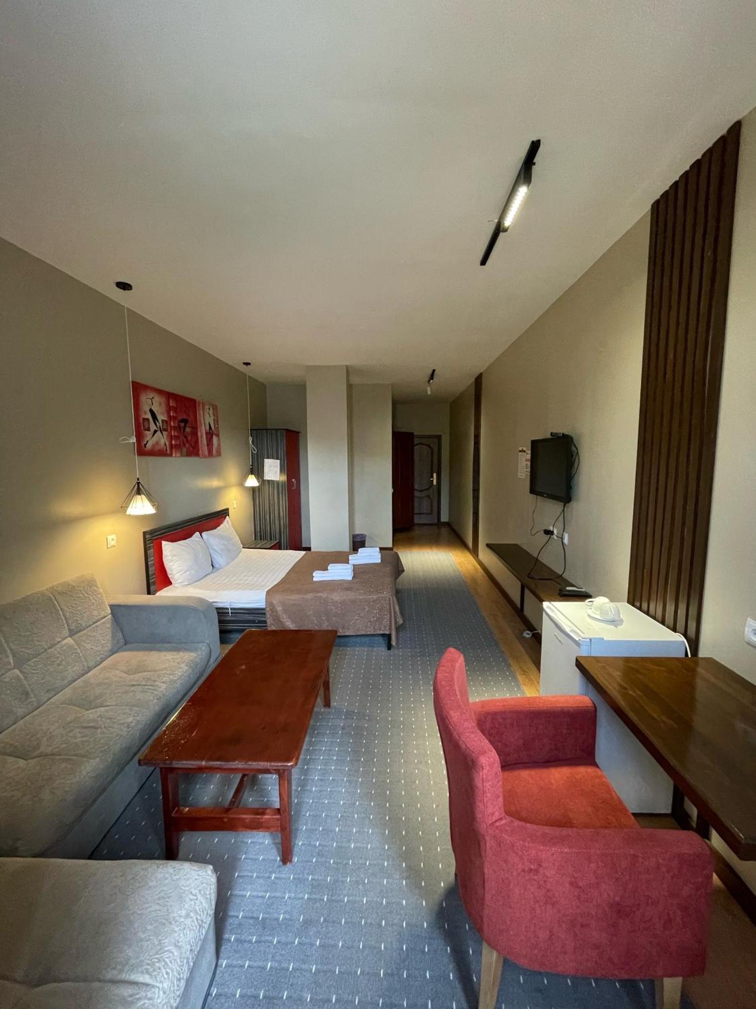 Salam Hotel Ош Экстерьер фото